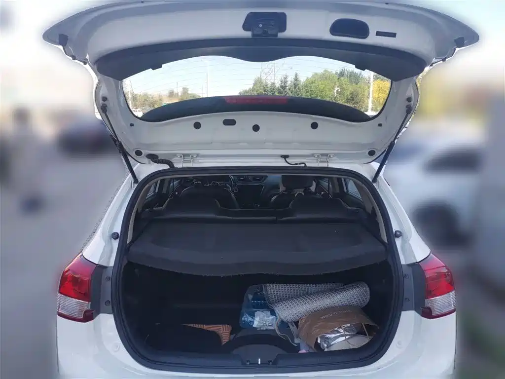 Kia K2 2015 Hatchback 1.4L AT GLS Cool Edition фото 15