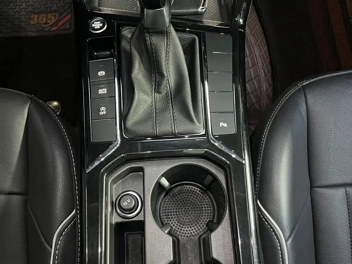Volkswagen Passat 2022 330TSI Elite Edition фото 24