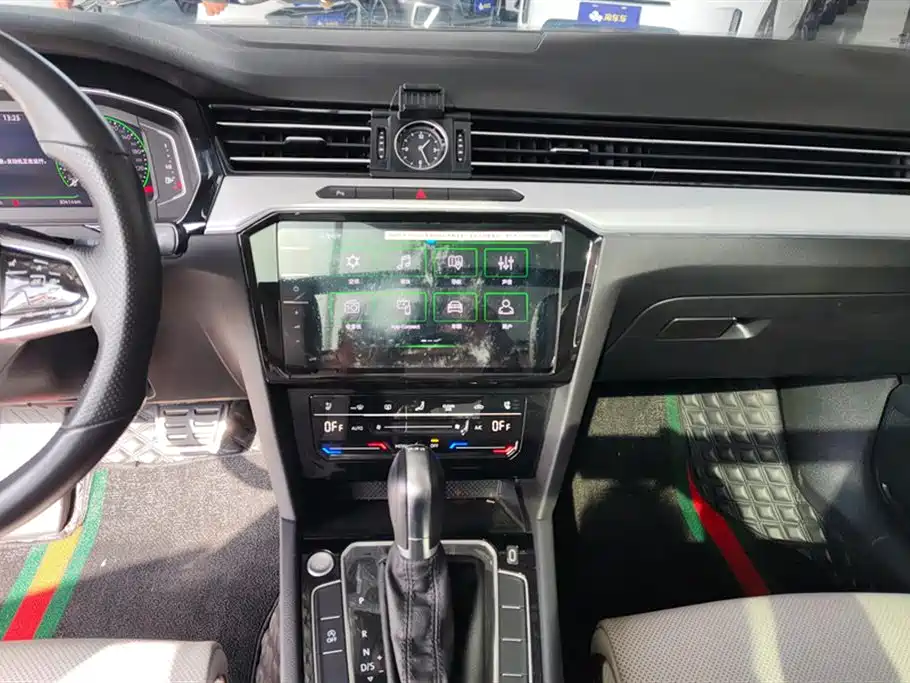 Volkswagen Magotan 2023 Model 2 Million Commemorative Edition 330TSI DSG Luxury фото 13