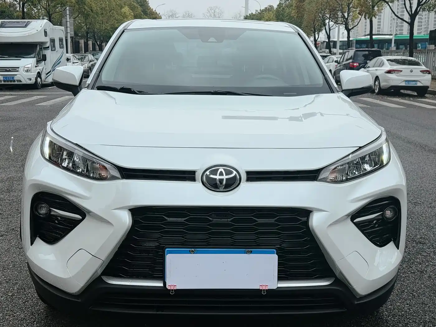 Toyota Wildlander 2022 2.0L CVT AWD Luxury Edition фото 2