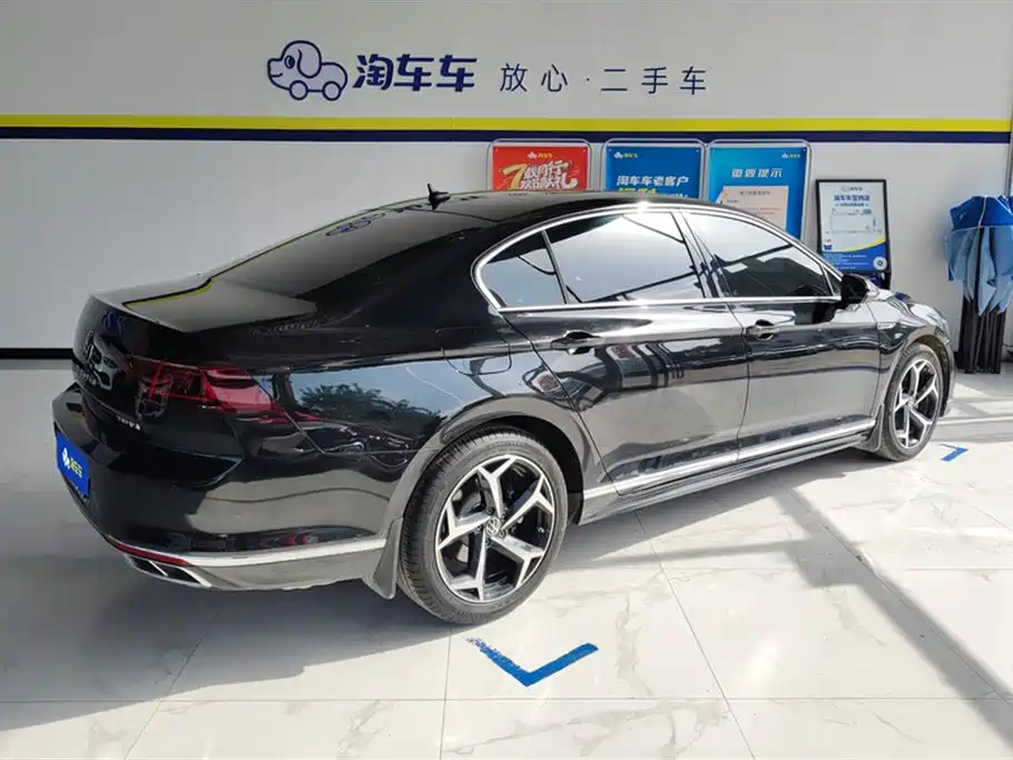 Volkswagen Magotan 2023 Model 2 Million Commemorative Edition 330TSI DSG Luxury фото 3