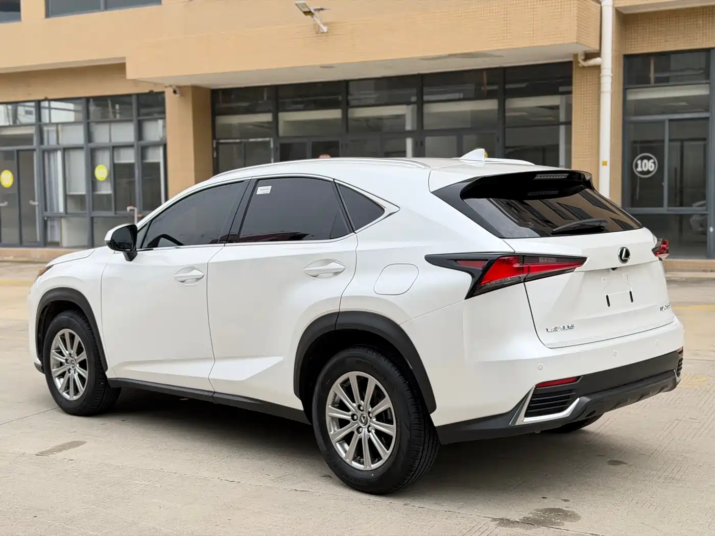 Lexus NX 2020 200 AWD F Sport China VI фото 4