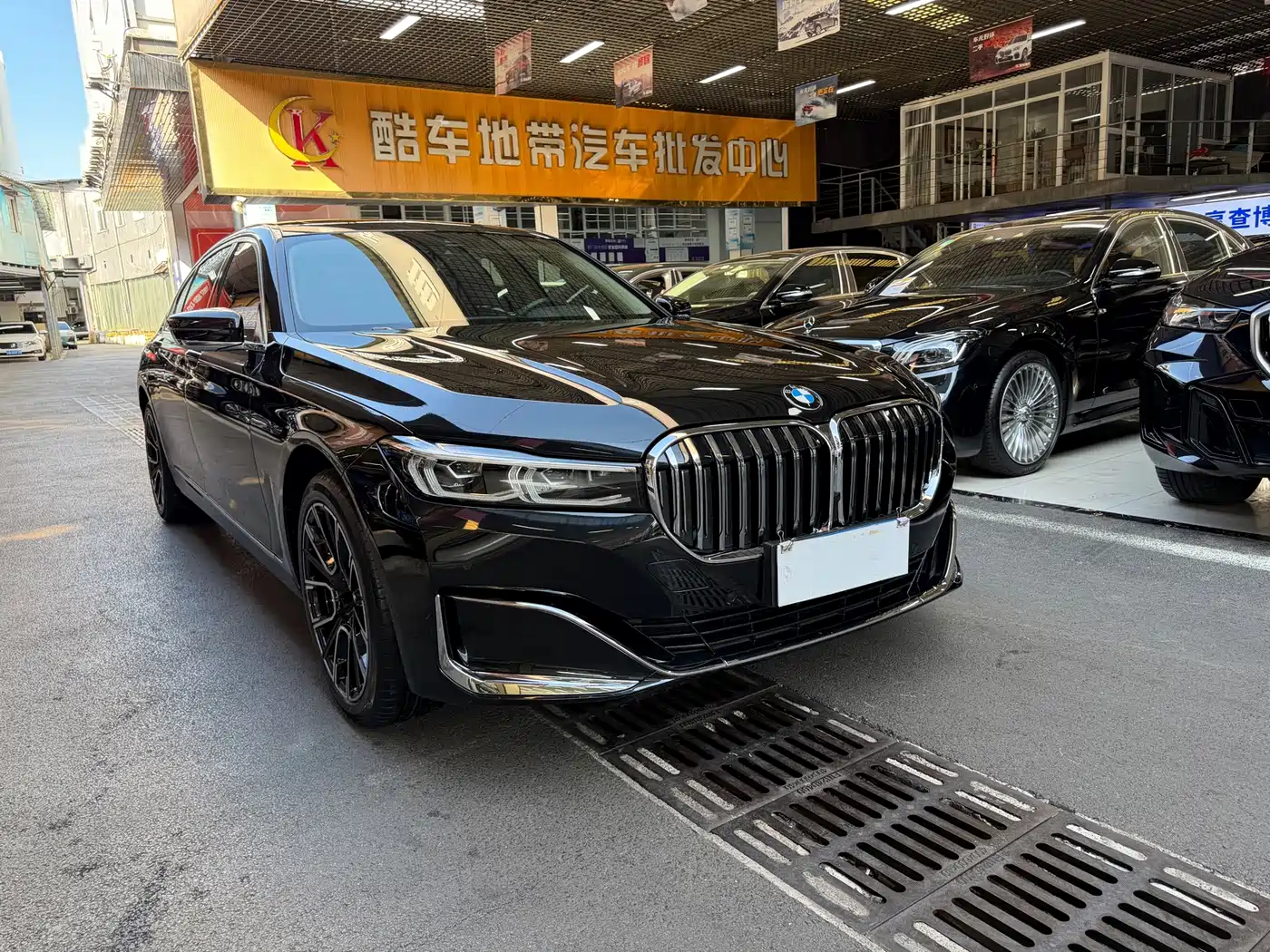 BMW 7 Series, миниатюра 3