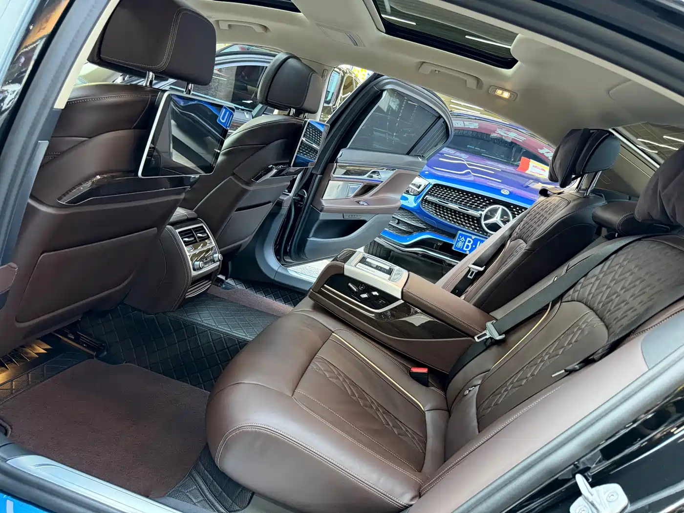 BMW 7 Series, миниатюра 17