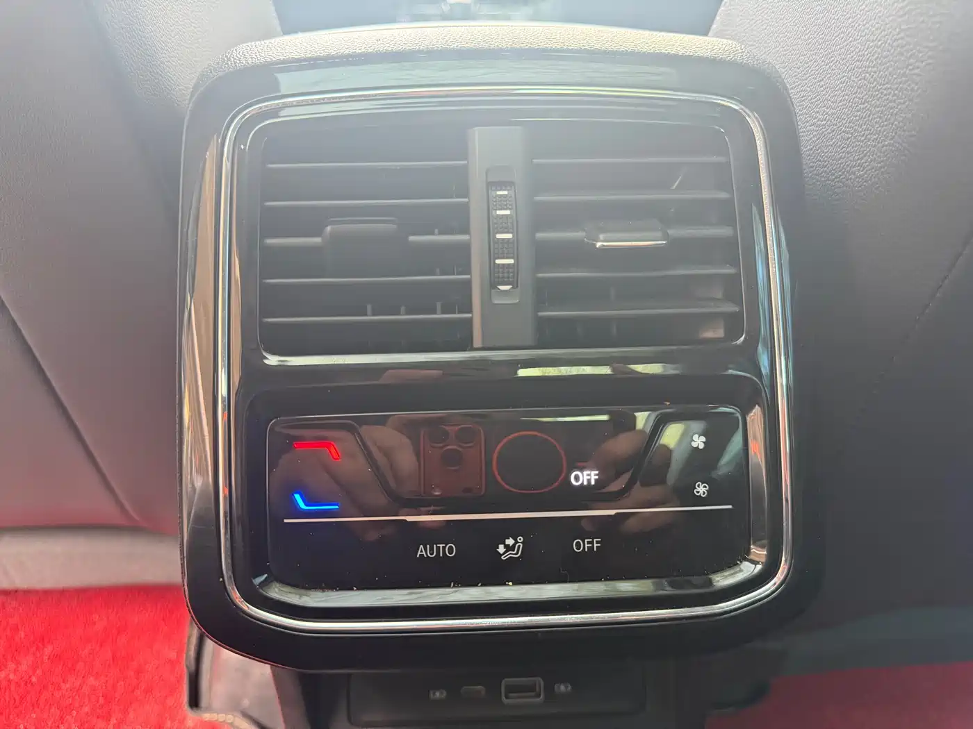 Volkswagen Passat 2022 330TSI Elite Edition фото 11