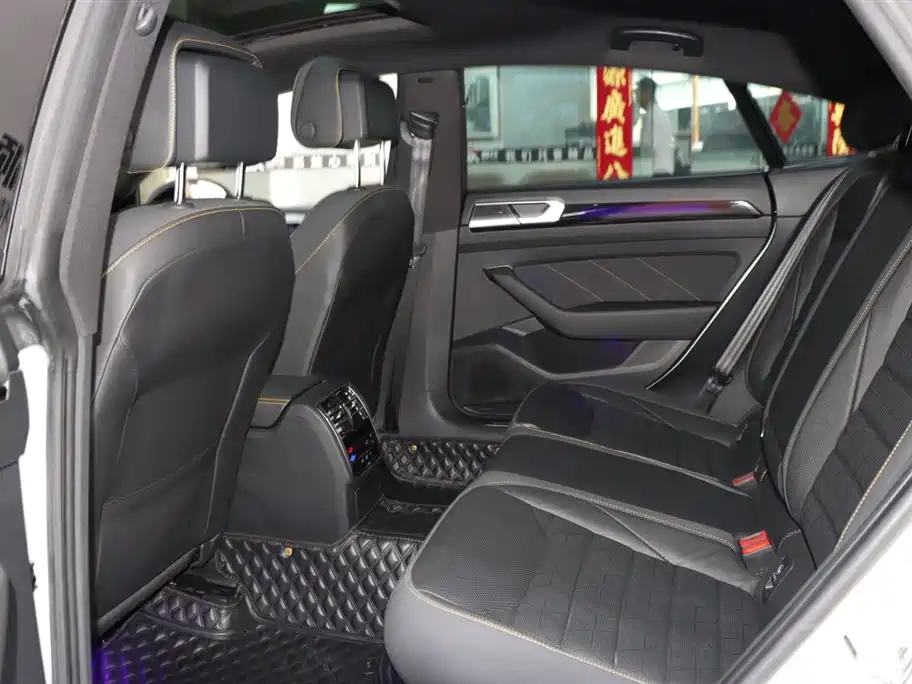 Volkswagen FAW-Volkswagen CC 2023 380TSI Eye-catching Edition фото 11