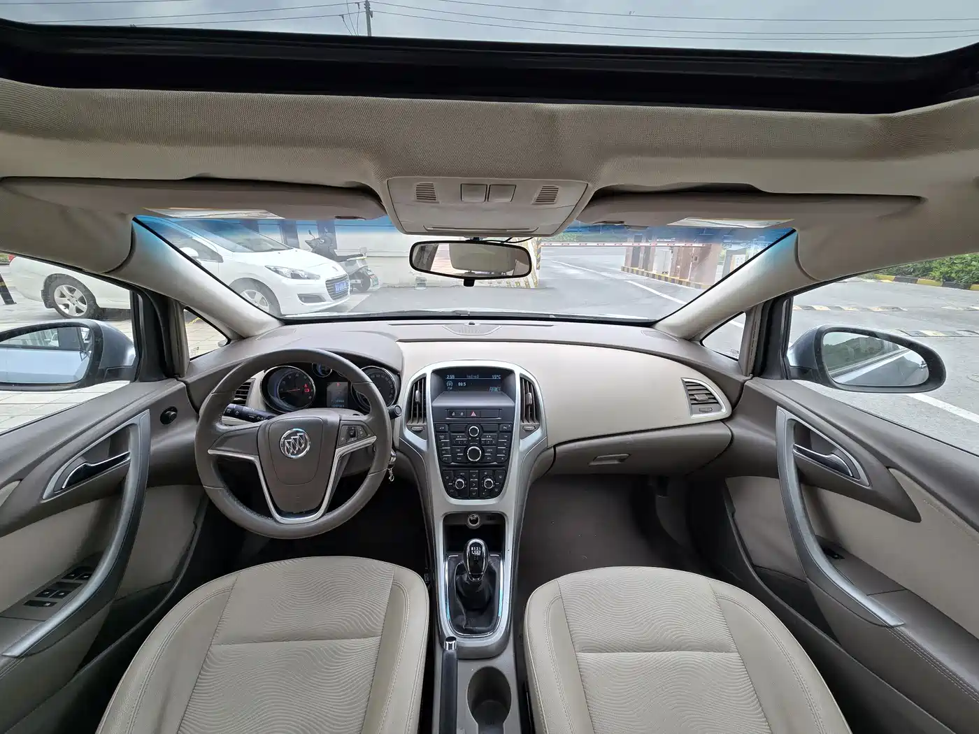 Buick Excelle 2010 GT 1.6L Manual Progressive Edition фото 5