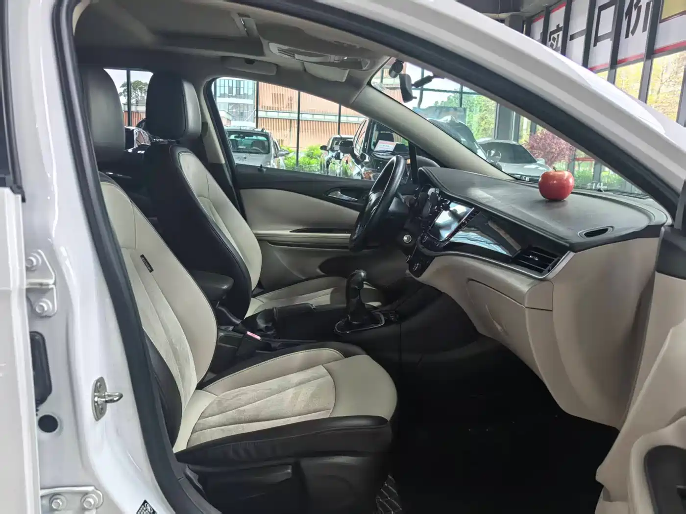 Buick Verano 2017 Sedan 15S Manual Progressive фото 9