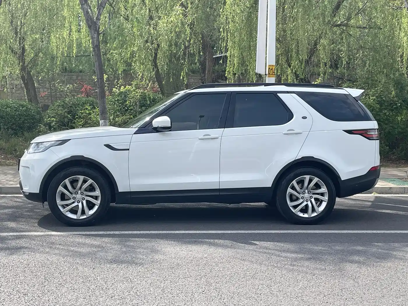 Land Rover Discovery 2017 3.0 SC V6 HSE фото 15