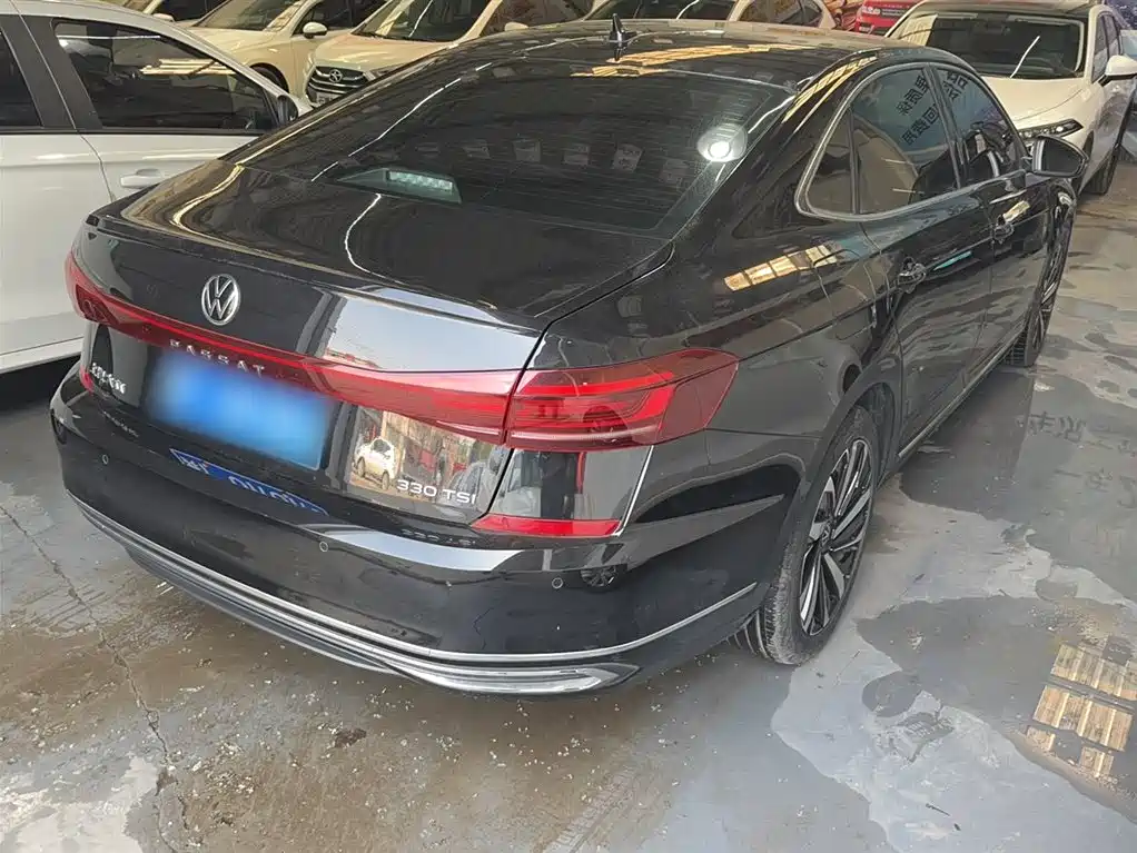 Volkswagen Passat 2023 330TSI Starlight Elite Edition фото 10