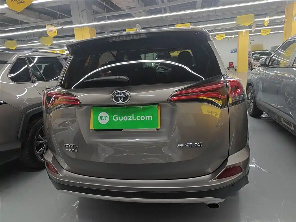 Toyota RAV4 Rongfang 2016 2.0L CVT 2WD Smart (China V) фото 4