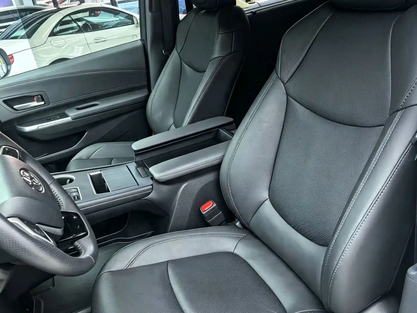 Toyota Sienna 2025 2024 2.5L Hybrid Premium Edition