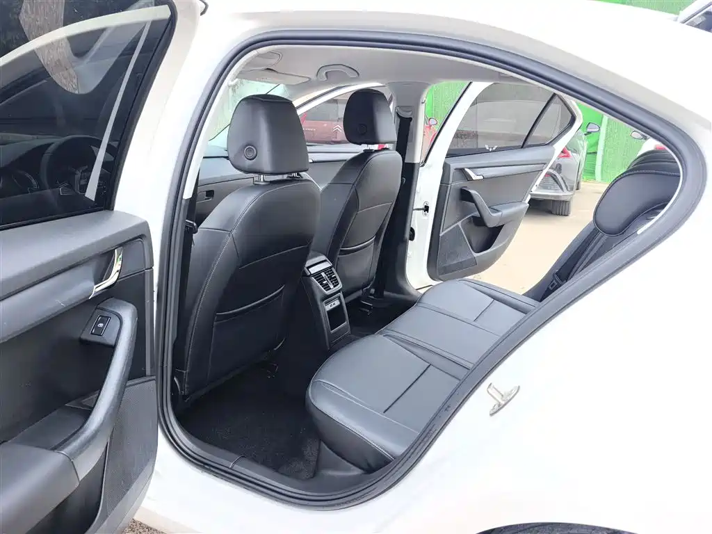 Škoda Octavia 2022 1.5L Automatic Comfort Edition фото 13