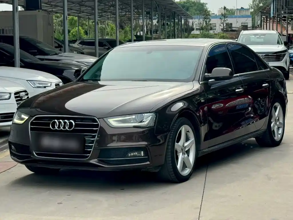 Фото 2 - Audi A4L