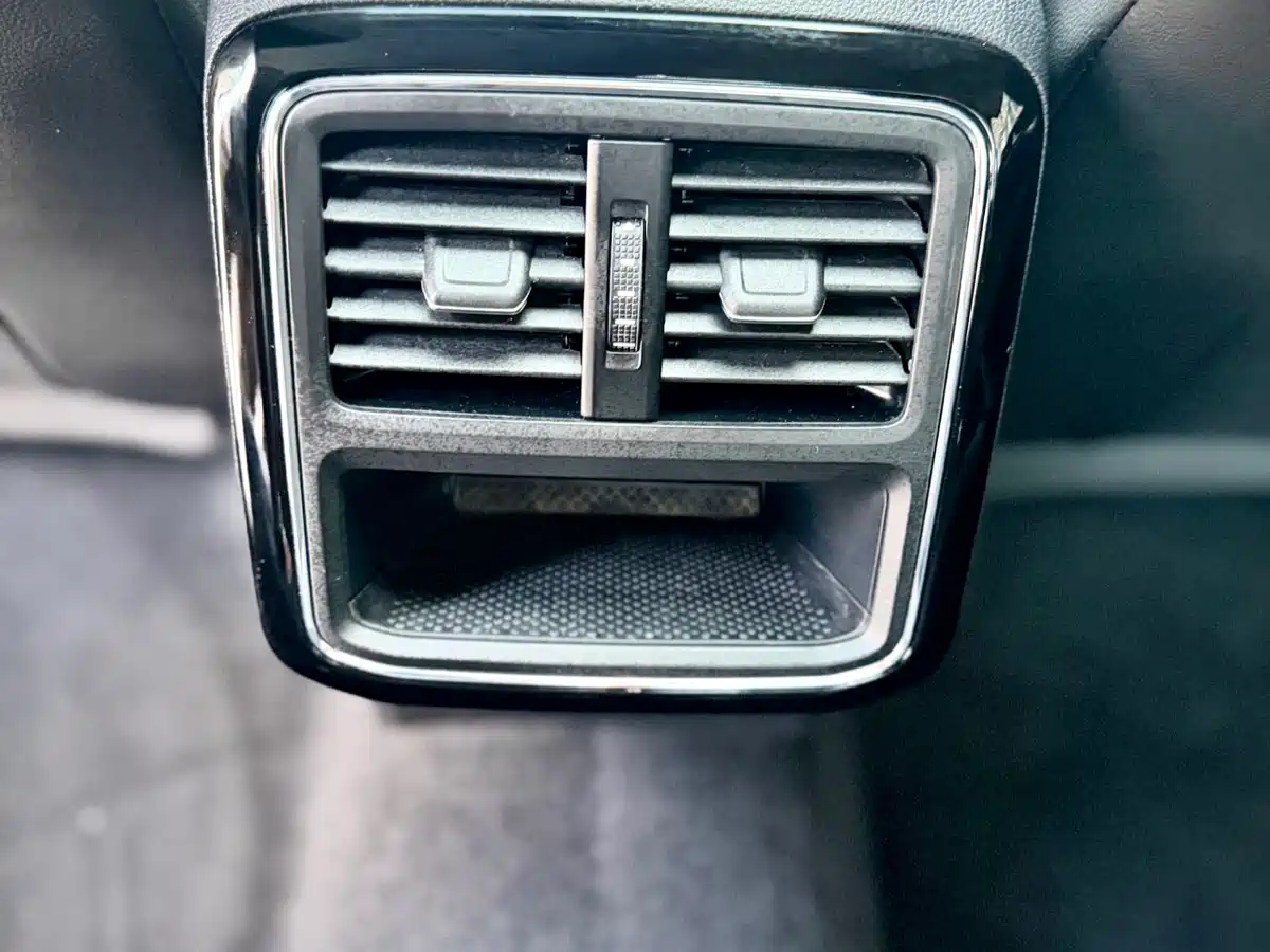Volkswagen Passat 2022 280TSI Business Edition фото 16