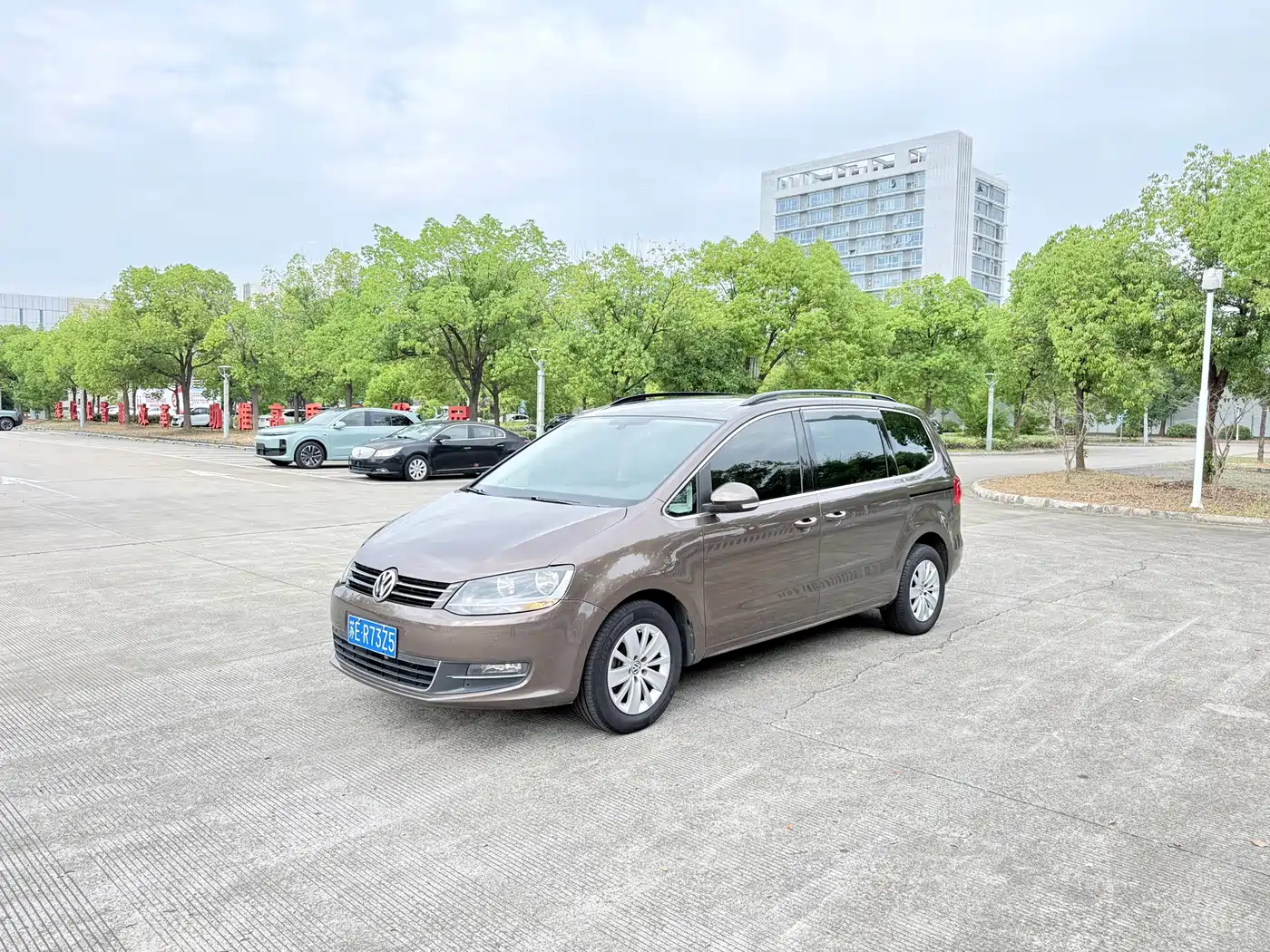 صورة 1 - Volkswagen Sharan