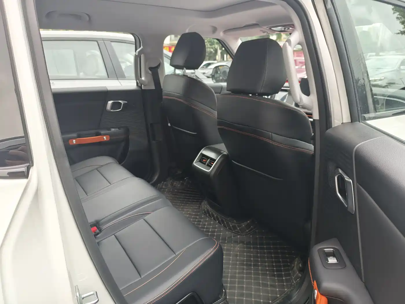 BAIC ORV Beijing Off-Road BJ30 2026 Traveller 1.5T DCT 2WD 7-Seater Edition фото 6