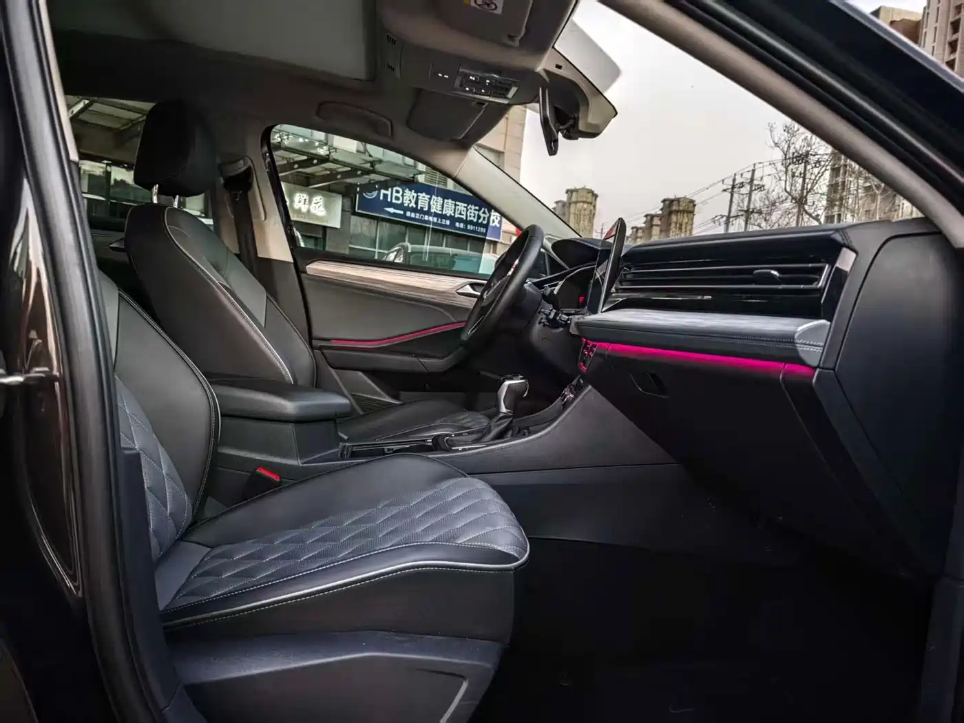 Volkswagen Sagitar 2023 300TSI DSG Surpassing Edition фото 15