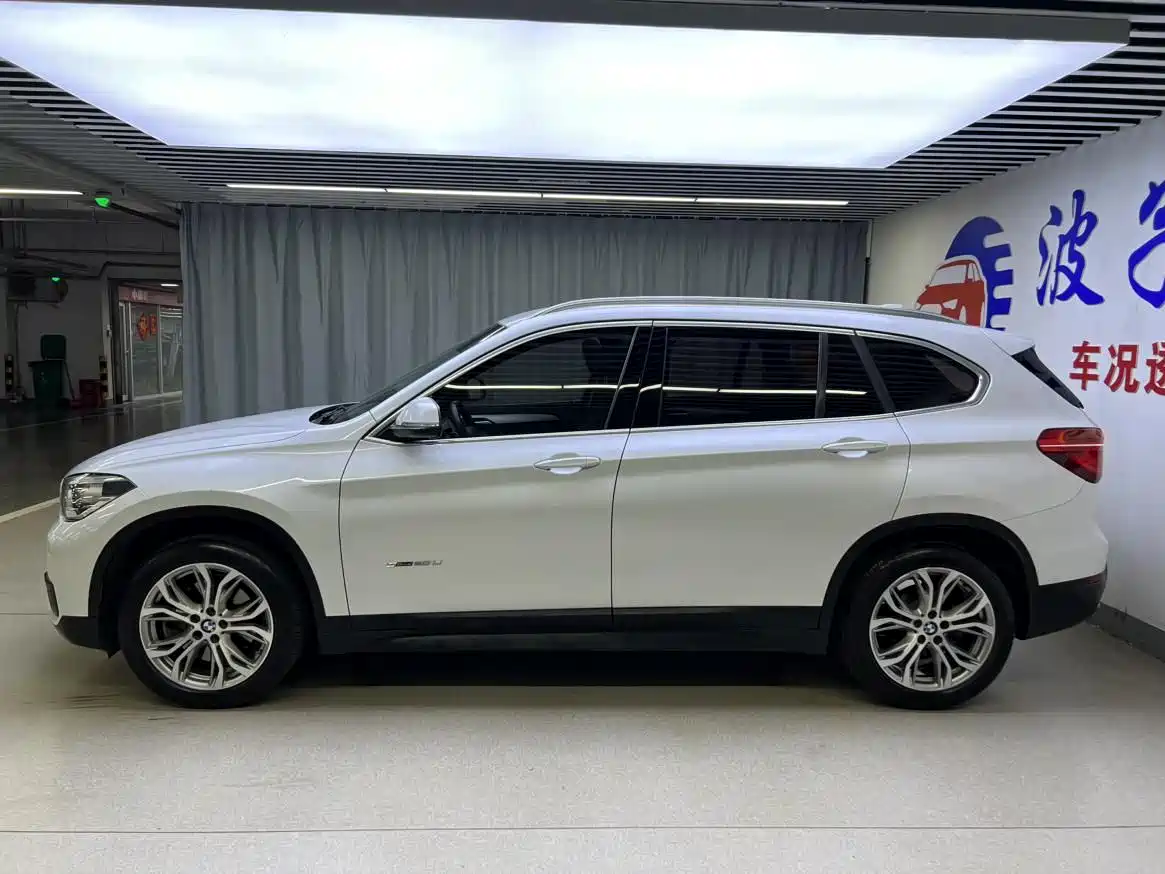 BMW X1 2018 sDrive20Li Leading Model фото 10