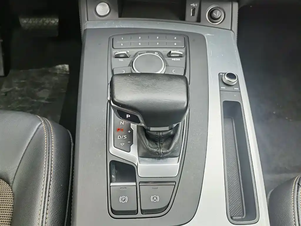 Audi Q5L 2020 Facelift 40 TFSI Honor Progressive фото 13