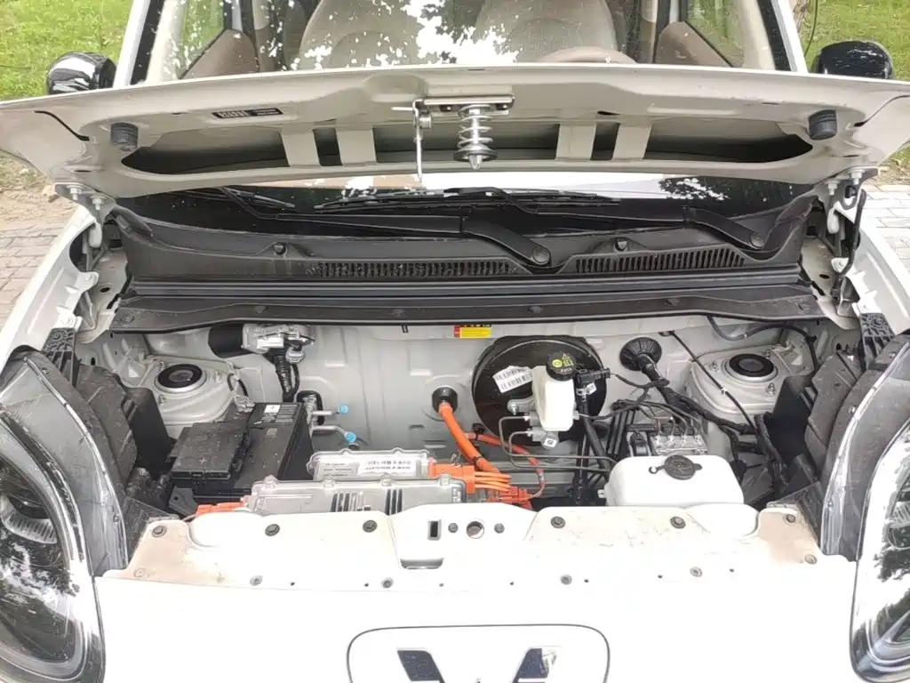 Wuling Motors Hongguang MINIEV 2026 2025 4-Door Advanced