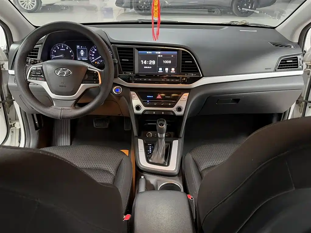Hyundai Elantra 2016 Model 1.6L Automatic Smart Elite фото 22