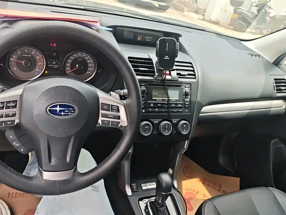 Subaru Forester 2013 2.5i Automatic Premium Edition фото 12