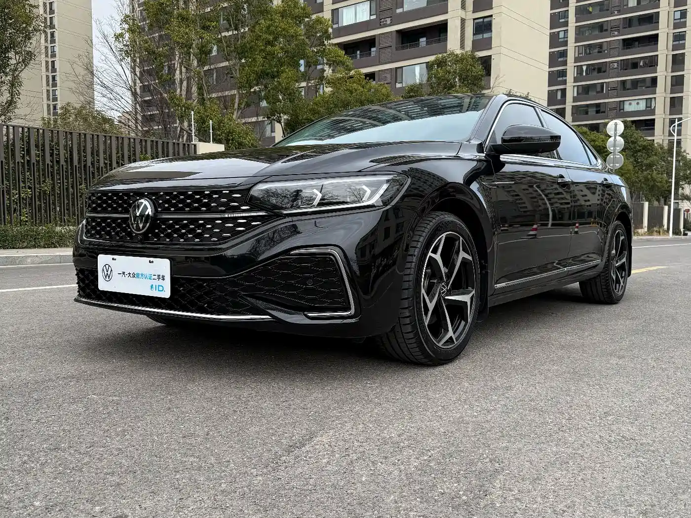 Volkswagen Passat 2023 330TSI Starlight Luxury Edition