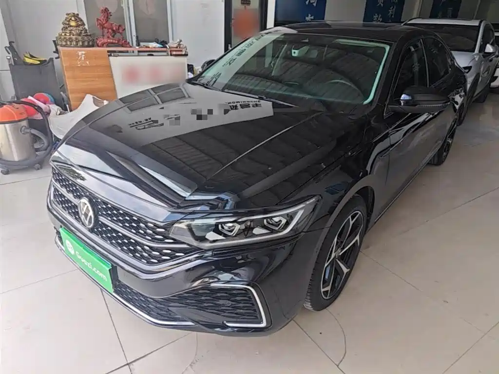 Volkswagen Passat 2023 Facelift 330TSI Starlight Luxury Edition