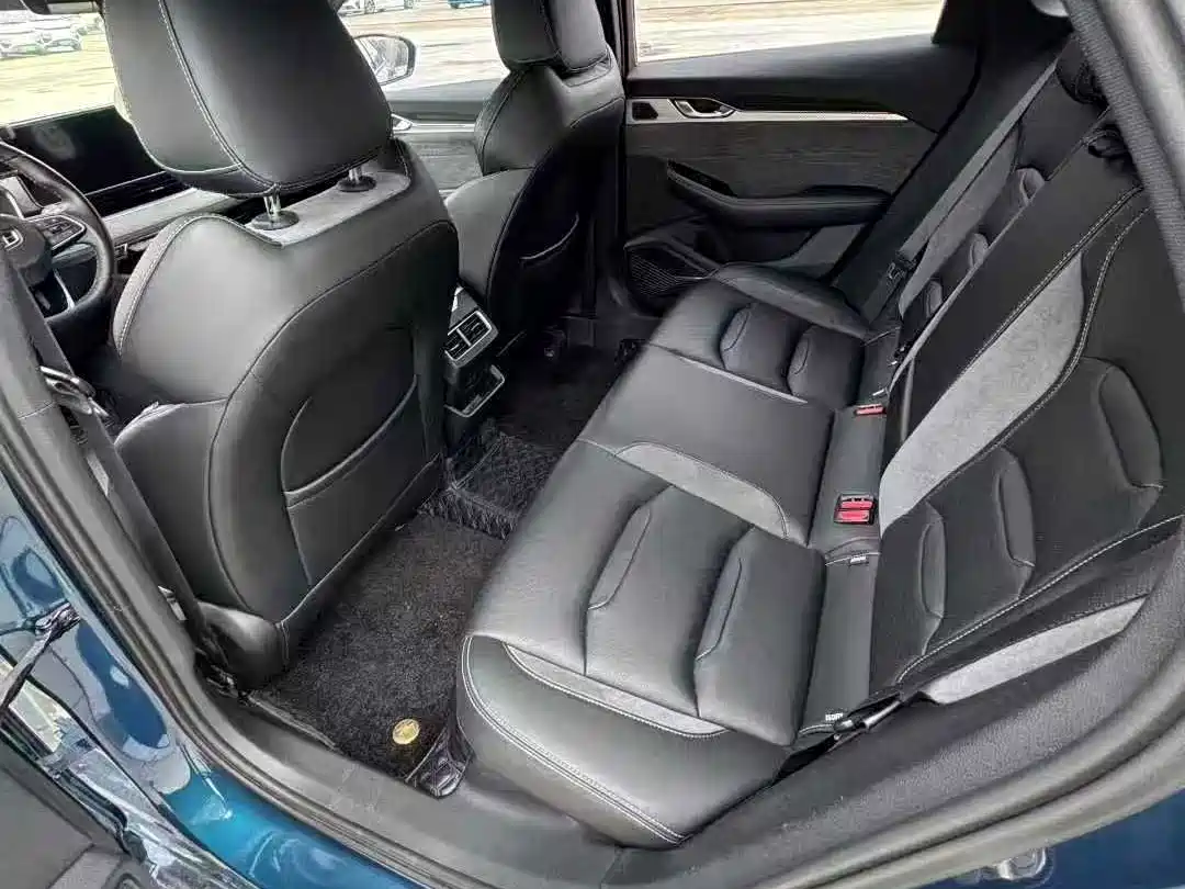 Фото 6 - Geely Preface
