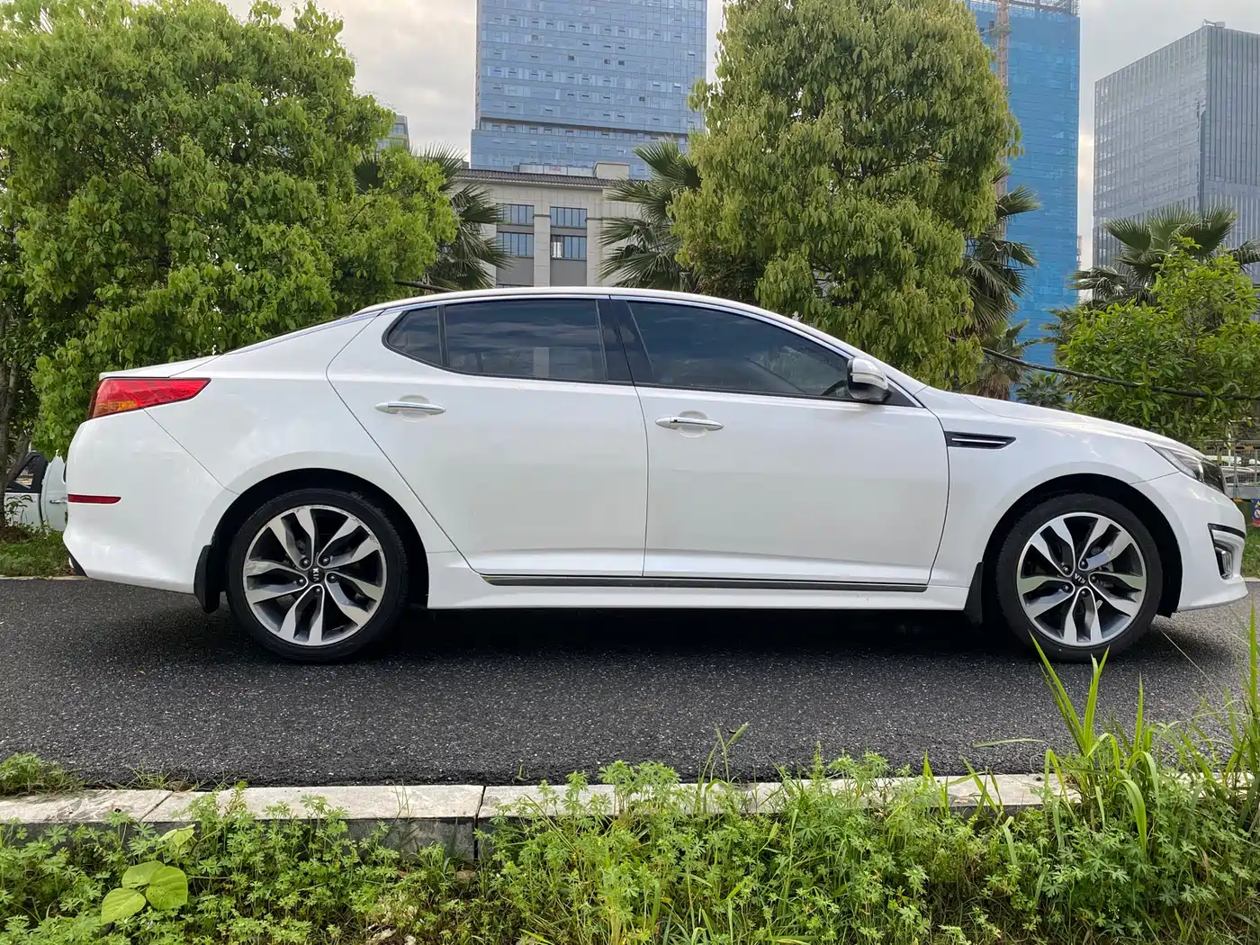 Kia K5 2015 2.0L Automatic LUX фото 5