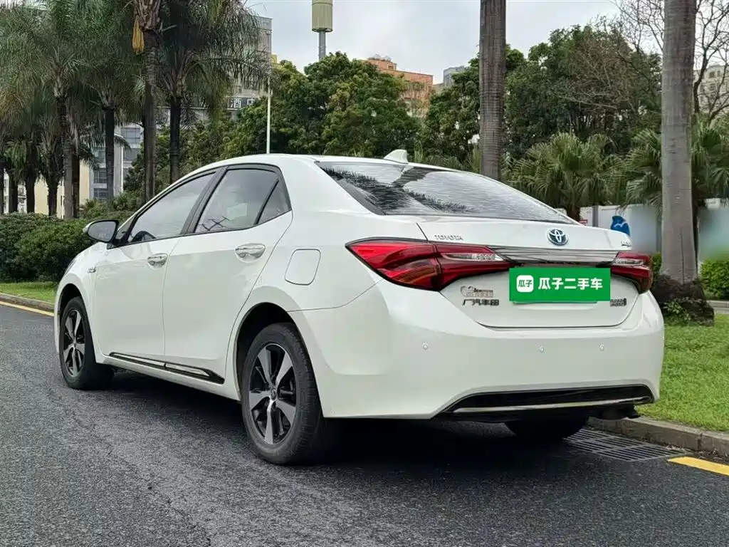 Toyota Levin Twin Engine E+ 2019 1.8PH V E-CVT Luxury Edition фото 5