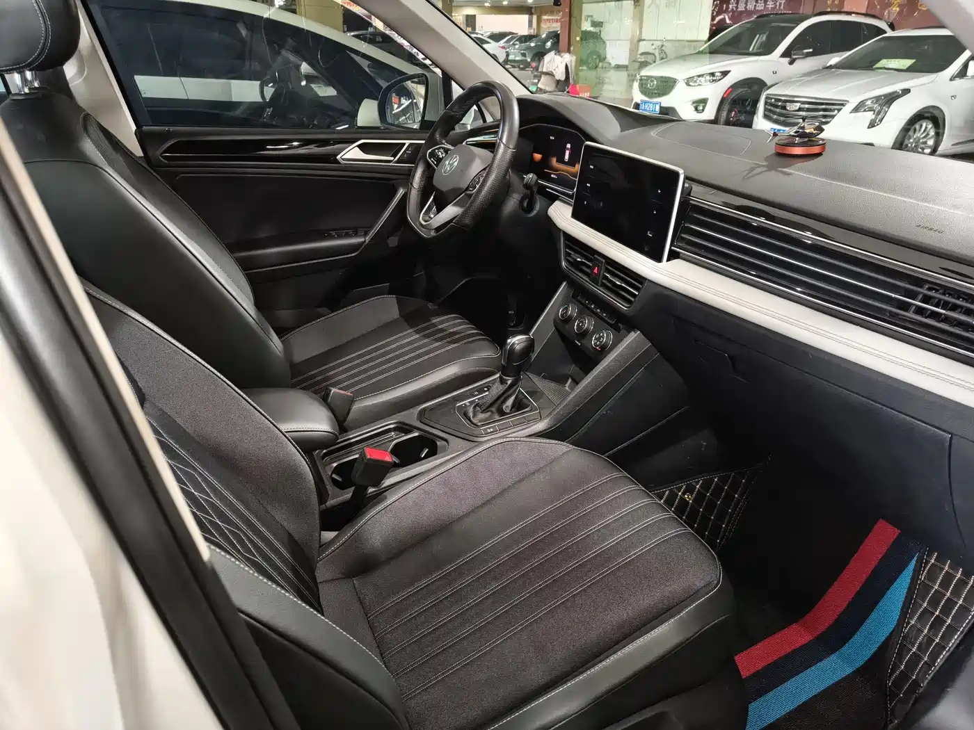 Volkswagen Tiguan L 2022 330TSI Automatic 2WD Comfort Edition фото 6