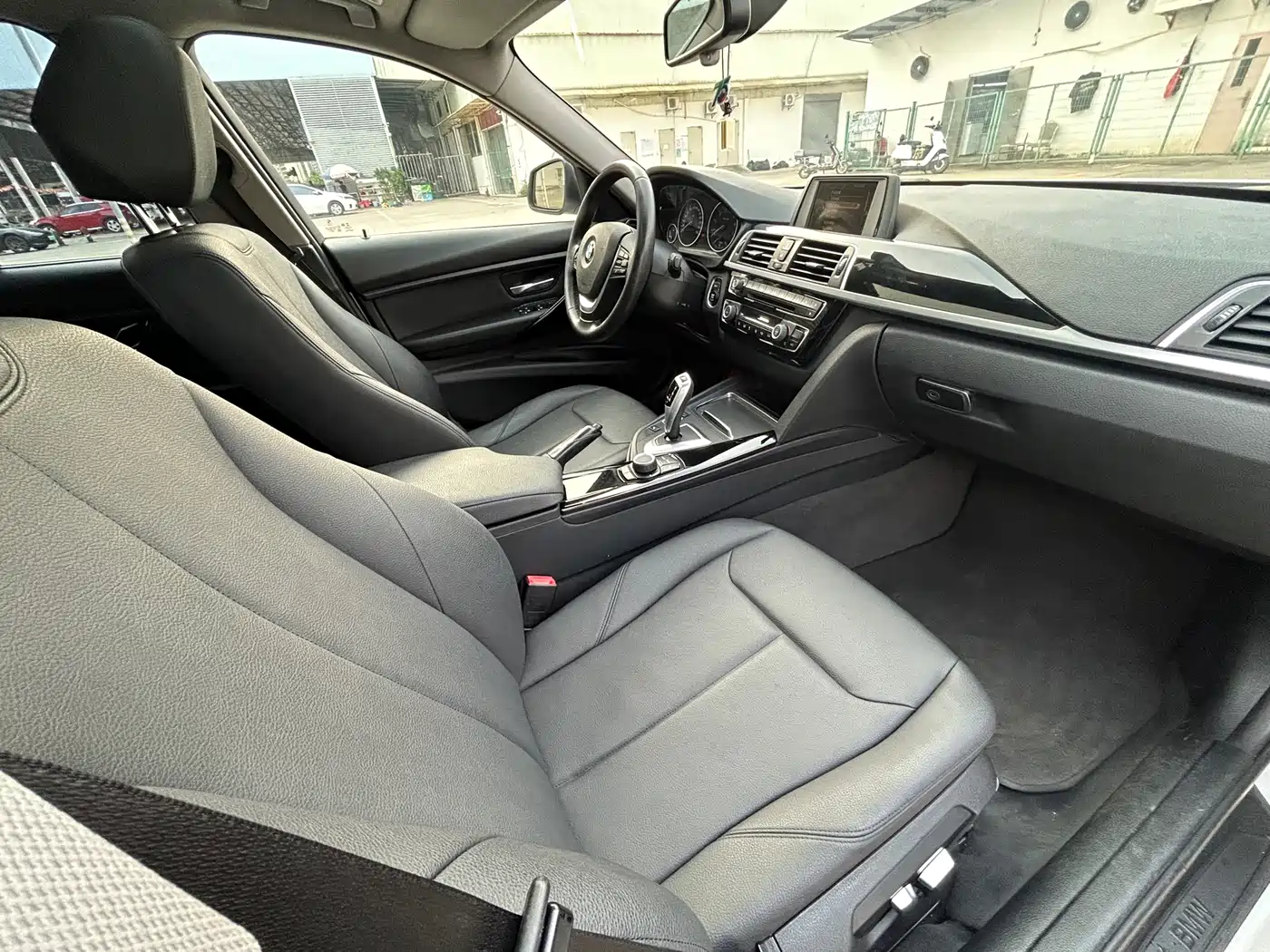 BMW 3 Series 2017 320Li Fashion фото 11