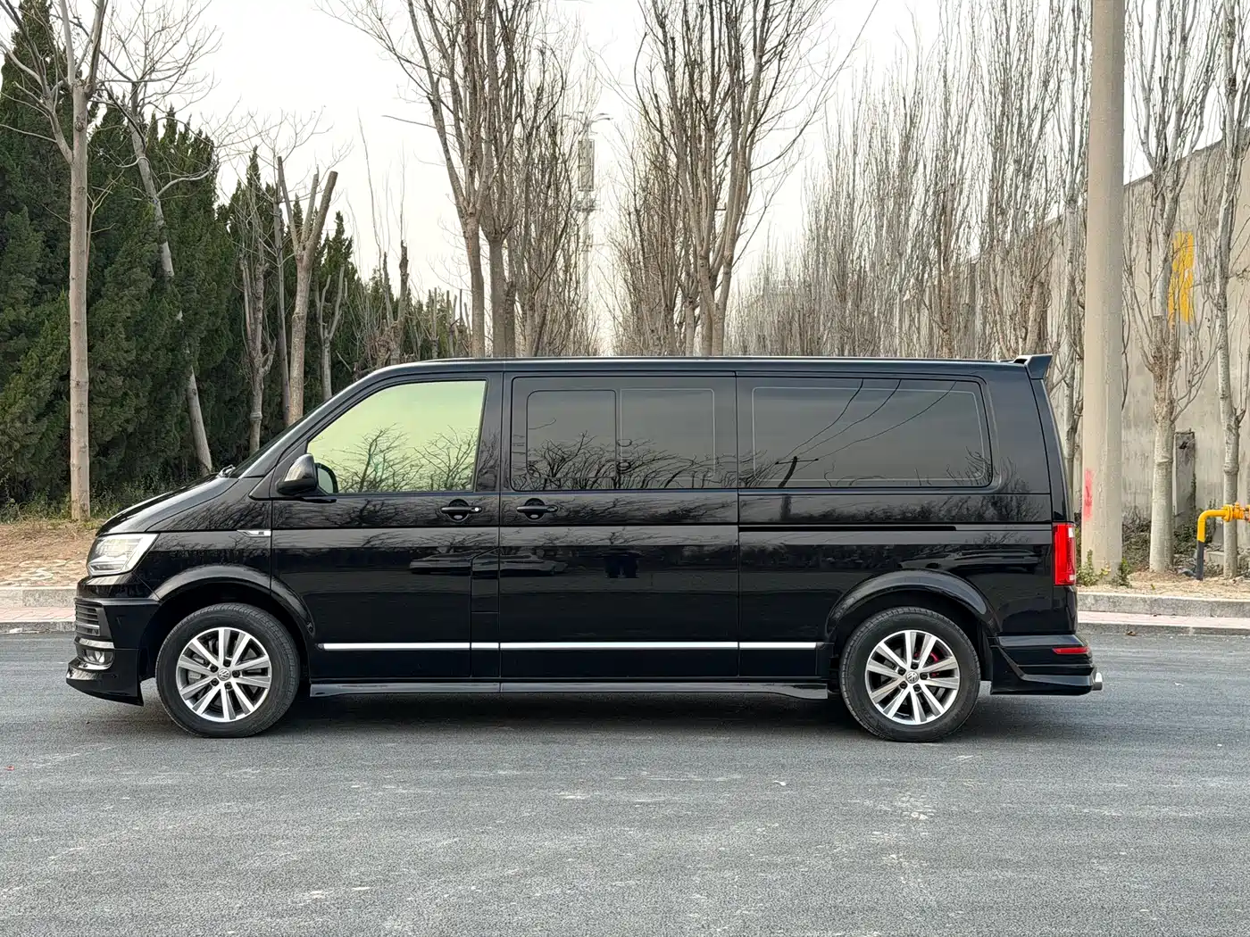 Volkswagen Caravelle 2018 2.0TSI 4WD Luxury Edition 7-Seater фото 4