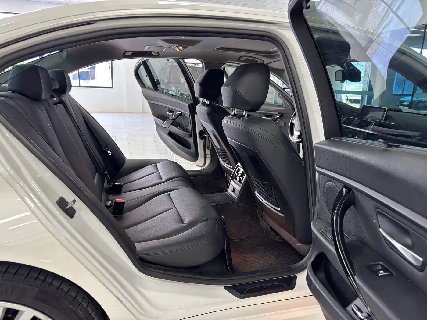 BMW 3 Series 2018 320Li Fashion Style фото 10