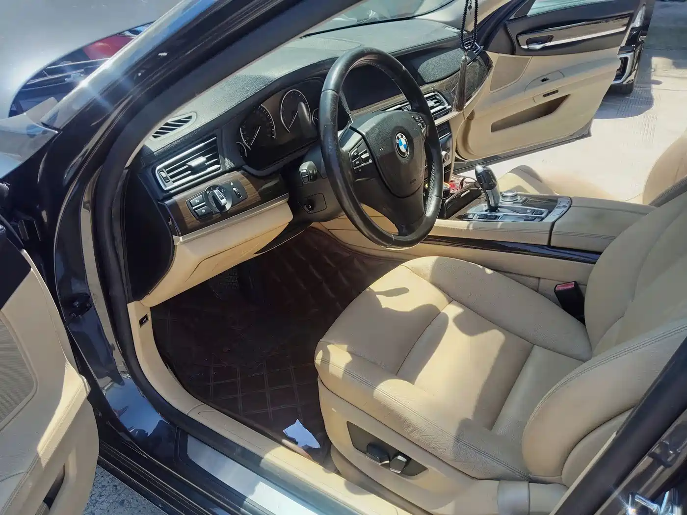 BMW 7 Series 2009 740Li Luxury фото 8