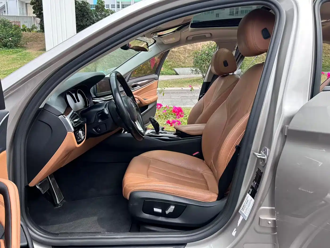 BMW 5 Series 2018 528Li Launch Special Edition фото 11