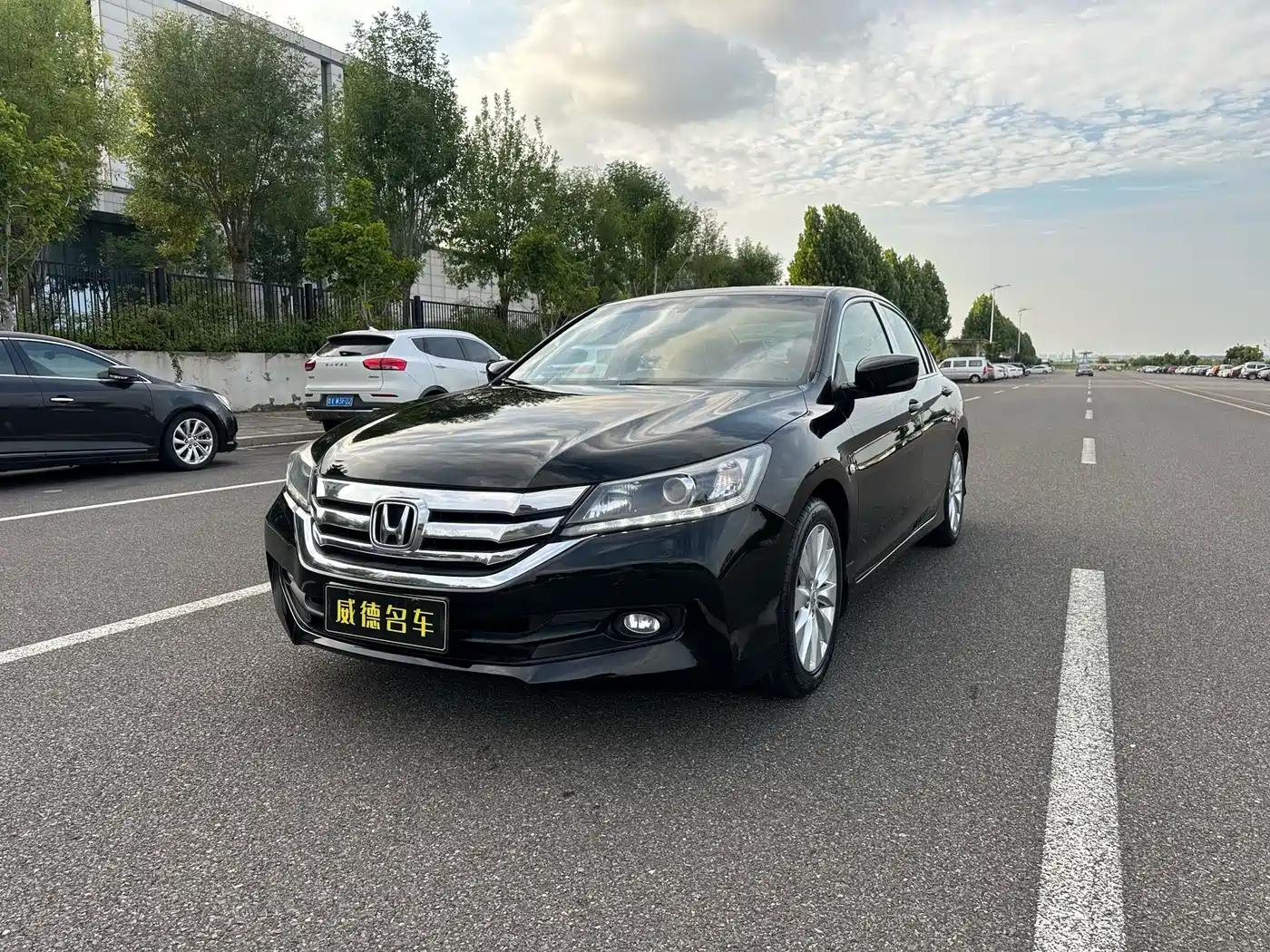 Фото 1 - Honda Accord