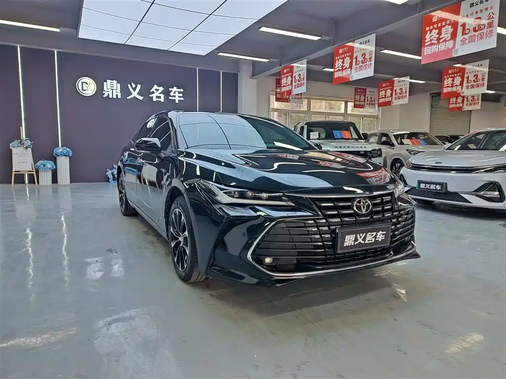 Toyota Avalon 2023 2.0L Luxury Edition фото 3