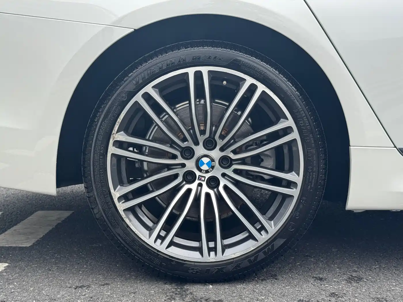 BMW 5 Series 2019 530Li Leading M Sport Package фото 5
