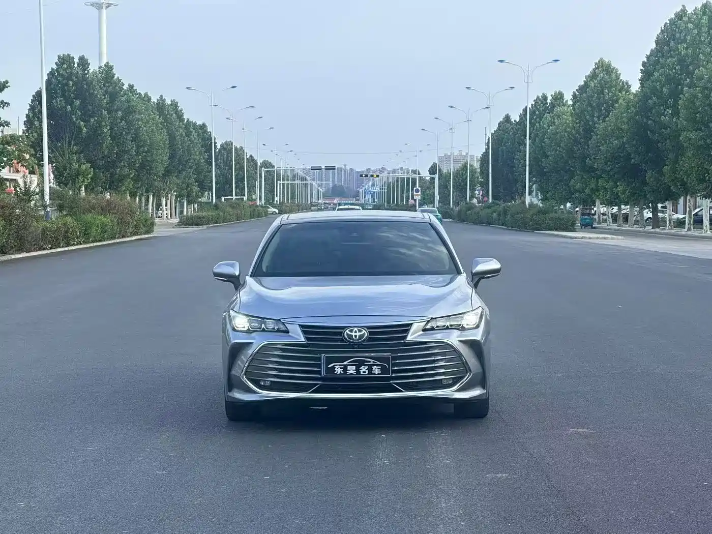 Фото 2 - Toyota Avalon