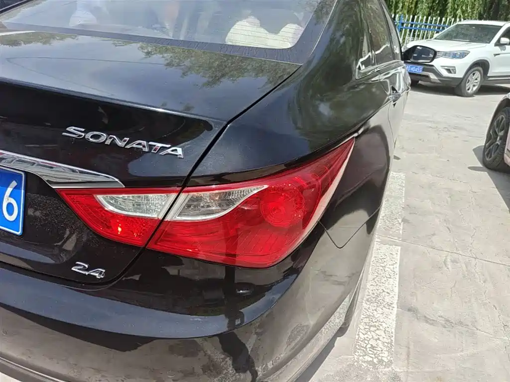 Hyundai Sonata 2014 2.4L Automatic Luxury Edition China IV фото 8
