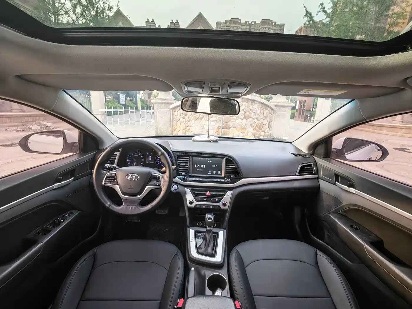Hyundai Elantra 2016 Model 1.6L Automatic Smart Elite фото 6
