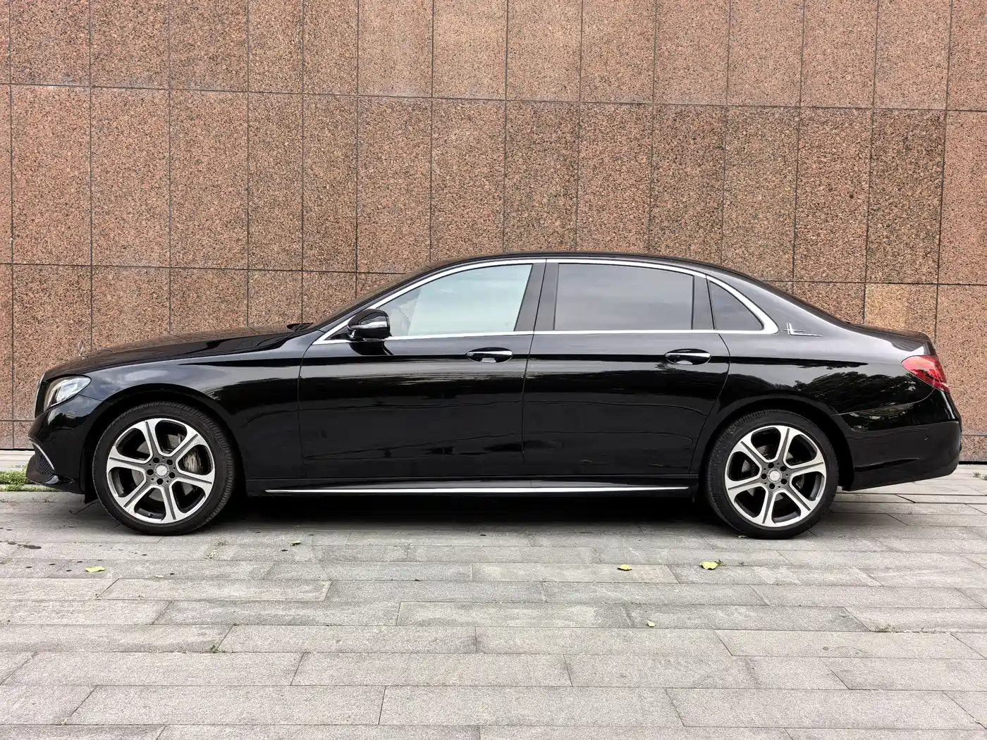 Mercedes-Benz E-Class 2016 E 300 L Sport Fashion Type фото 3