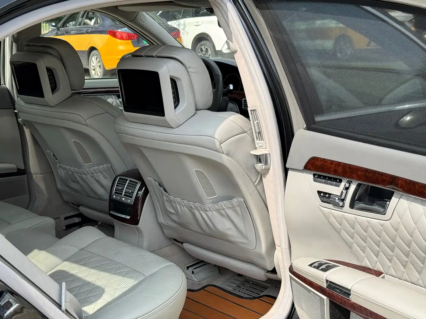 Mercedes-Benz S-Class AMG 2010 AMG S 65 фото 8