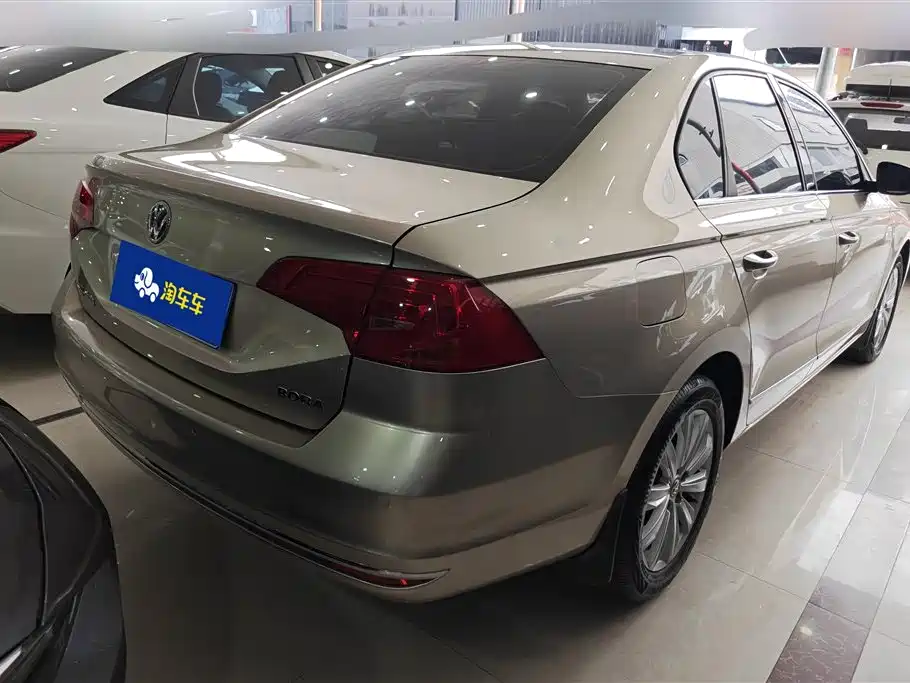 Volkswagen Bora 2016 Model 1.6L Automatic Fashion фото 3