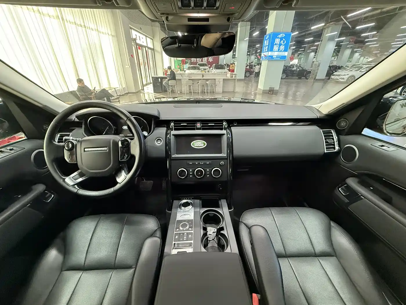 Land Rover Discovery 2019 3.0 SC V6 SE фото 13