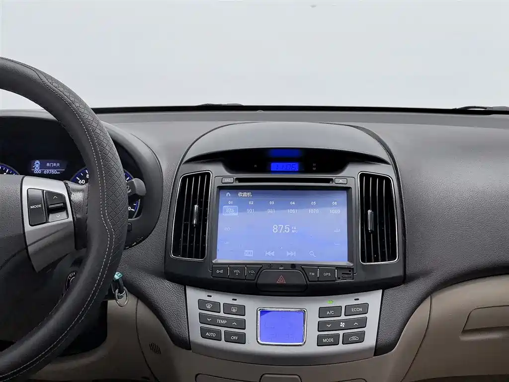 Hyundai Elantra 2011 1.6L Automatic Luxury фото 12
