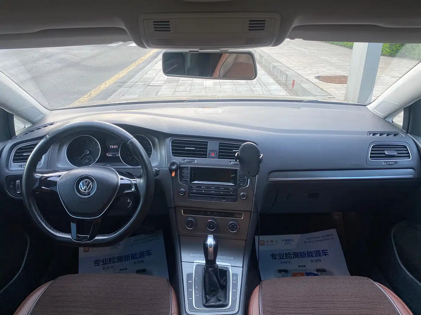 Volkswagen Golf 2014 1.6L Automatic Comfort фото 6